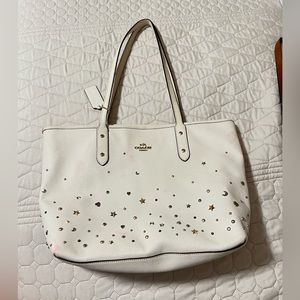 Beige coach shoulder bag